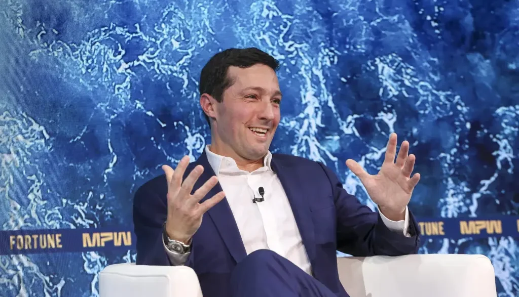 Evan LePatner speaking at the Fortune Most Powerful Women event